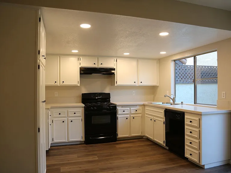 204 San Luis Rey Dr — Photo 7