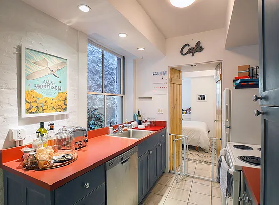 Rented by Bond New York | media 25