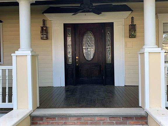 2nd image of 162 Grand Ave
