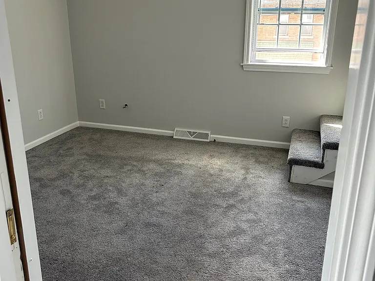 559 W 10th St #2 — Photo 12