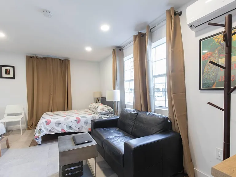 1826 Jefferson St #2 — Photo 6