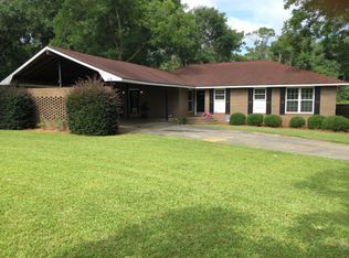 108 Greenwood Dr, Glennville, GA 30427