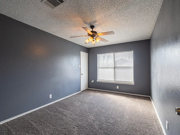 1240 Dexford Dr — Photo 17