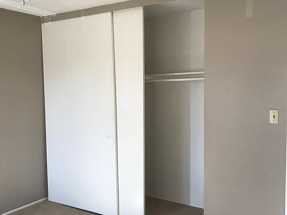 4th image of 652 Scott Pl APT 4