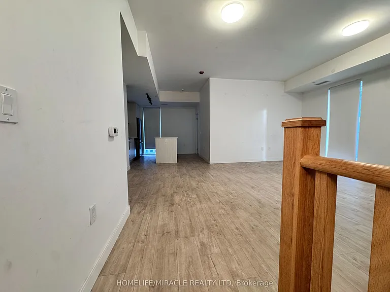 176 Clonmore Dr #4 — Photo 7