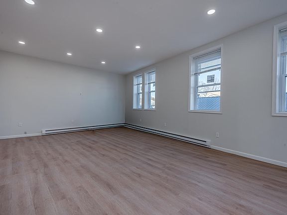4th image of 296 Wyoming Ave