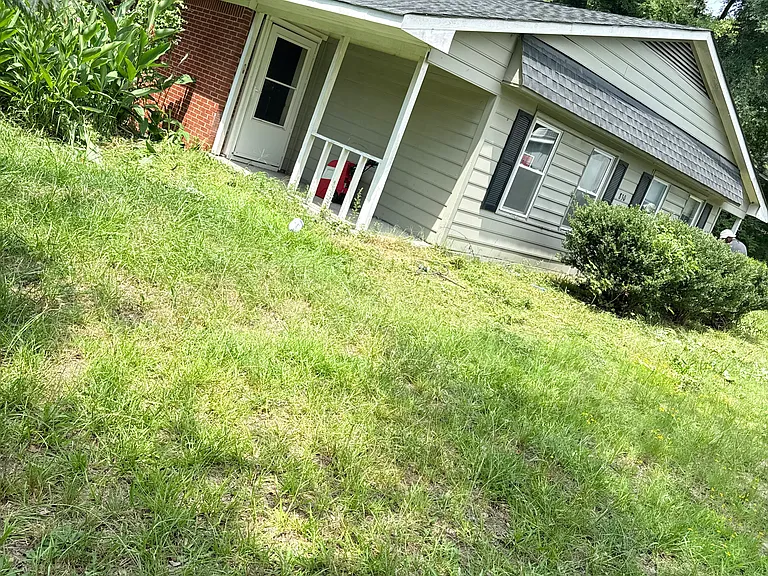 830 E River Rd #B — Photo 1