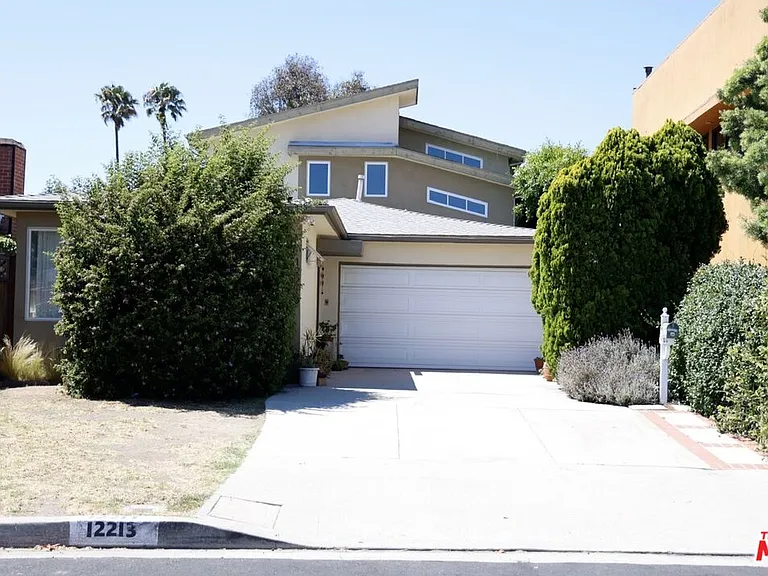12213 Culver Dr — Photo 1