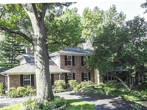 3rd image of 12 Lindworth Dr
