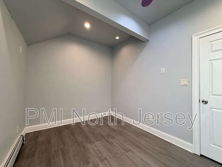 227 Washington Ave — Photo 23