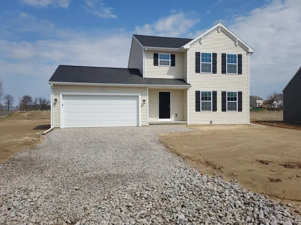 8128 Towas Ln, Fowlerville, MI 48836
