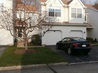 35 Winding Brook Rd #402, Hamburg, NJ 07419