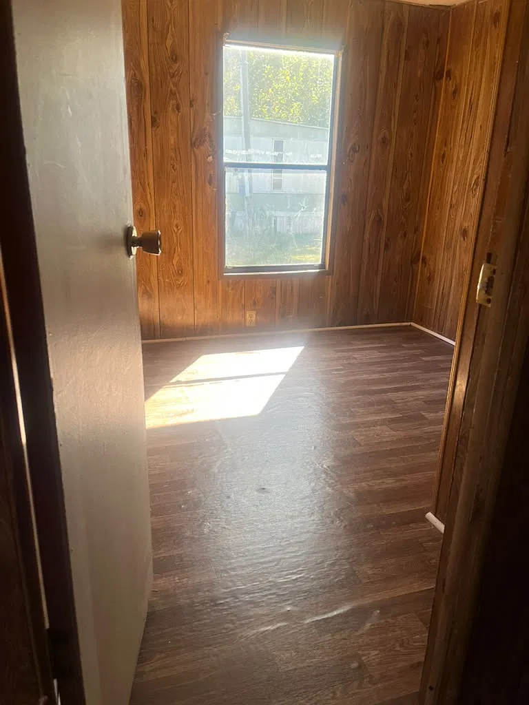 2 bed, 700 sqft, $700 — Photo 3