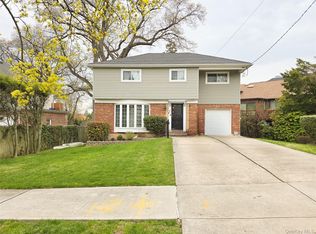 241-11 52nd Avenue, Douglaston, NY 11362
