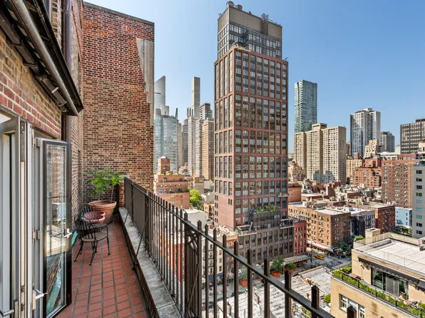 400 East 52nd Street 16D image 2 of 10