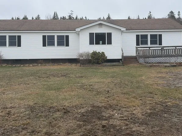 43 Duck Pond Rd, Winter Harbor, ME 04693