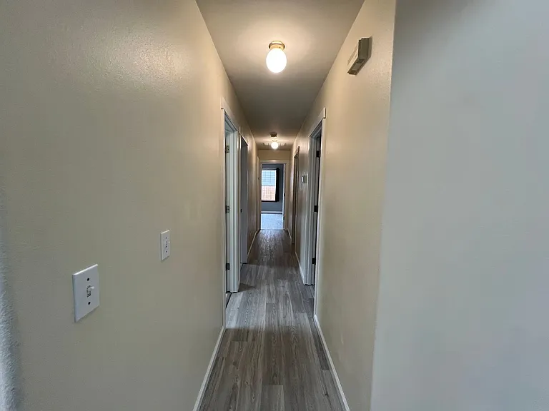 1360 Roma Rd — Photo 34