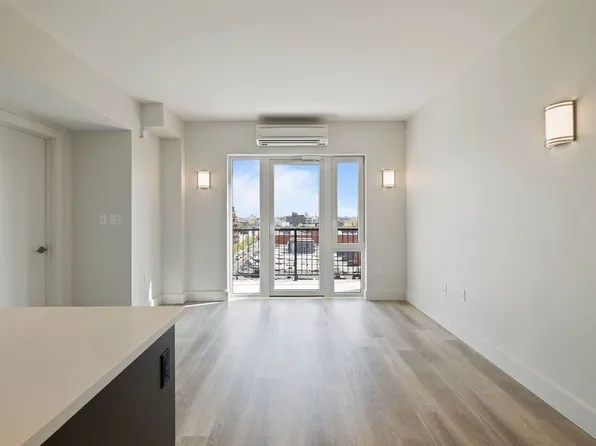 2605 Snyder Avenue image 3 of 22