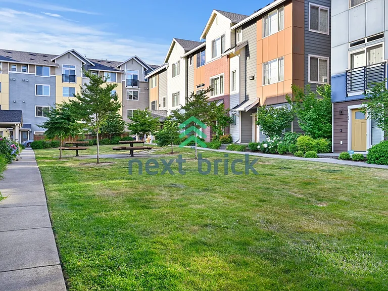 1438 158th Ct NE — Photo 17