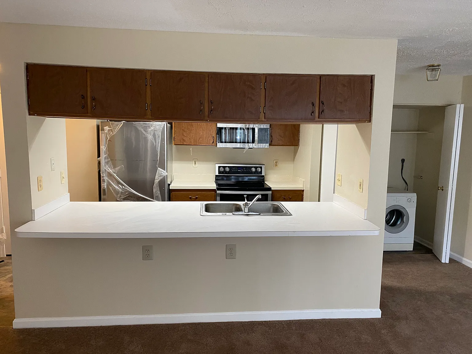 2 bed, 939 sqft, $1,775 — Photo 2