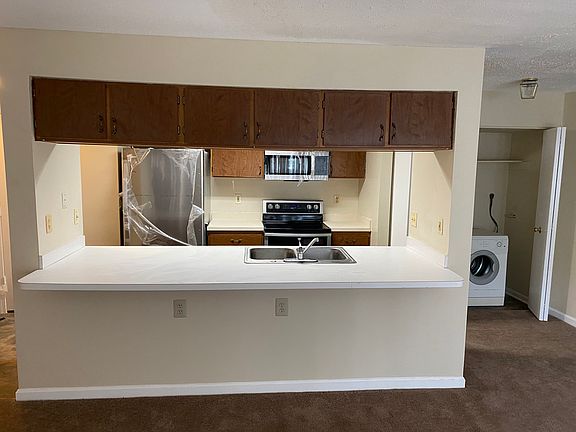 2nd image of 2609 Camelback Ln APT 2