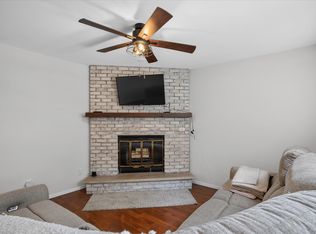 970 Manor Dr APT 74, Neenah, WI 54956