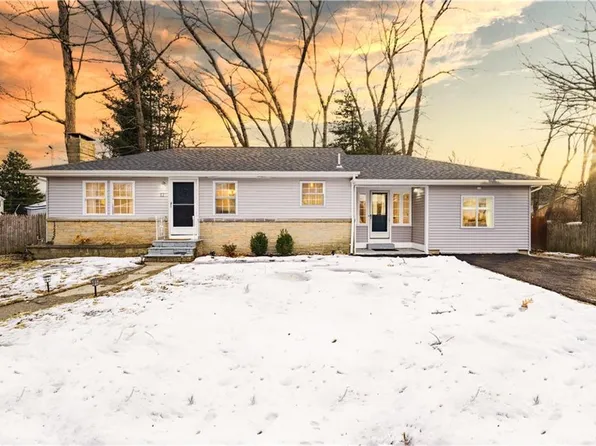 12 Hilburt St, Warwick, RI 02886