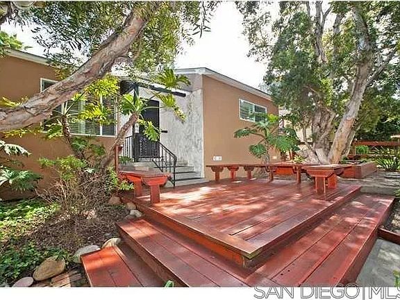 3rd image of 1883 Catalina Blvd