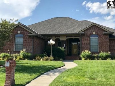 128 W 36th Ave, Hutchinson, KS, 67502