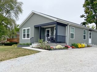 612 E Northshore Dr, Syracuse, IN 46567