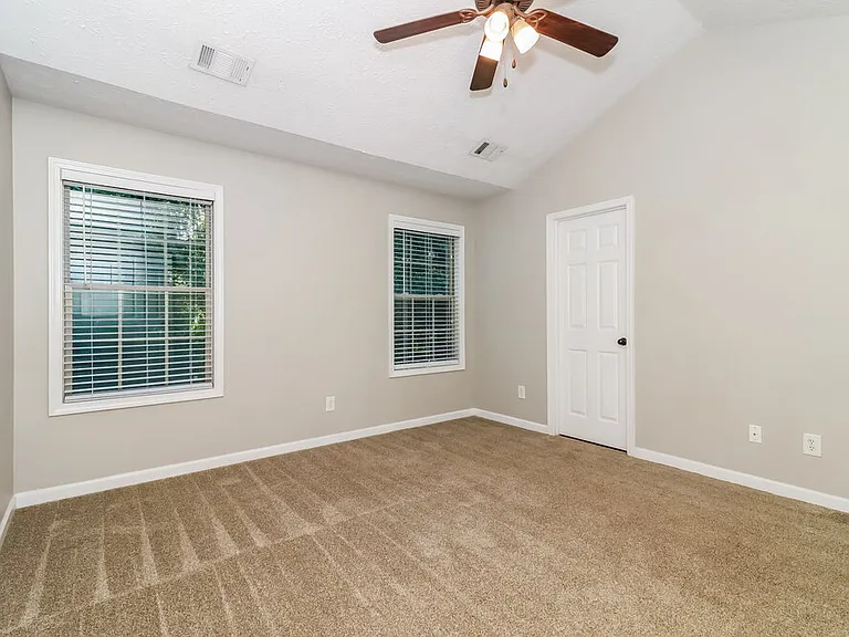 97 Summer Creek Dr — Photo 9