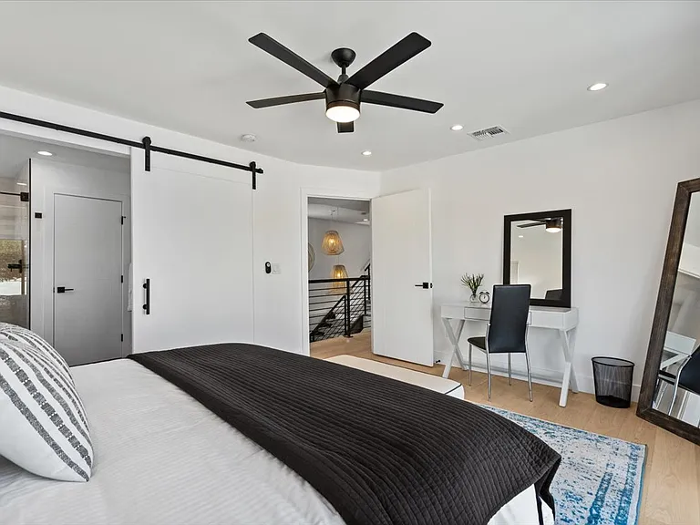 230 W Monterosa St — Photo 35