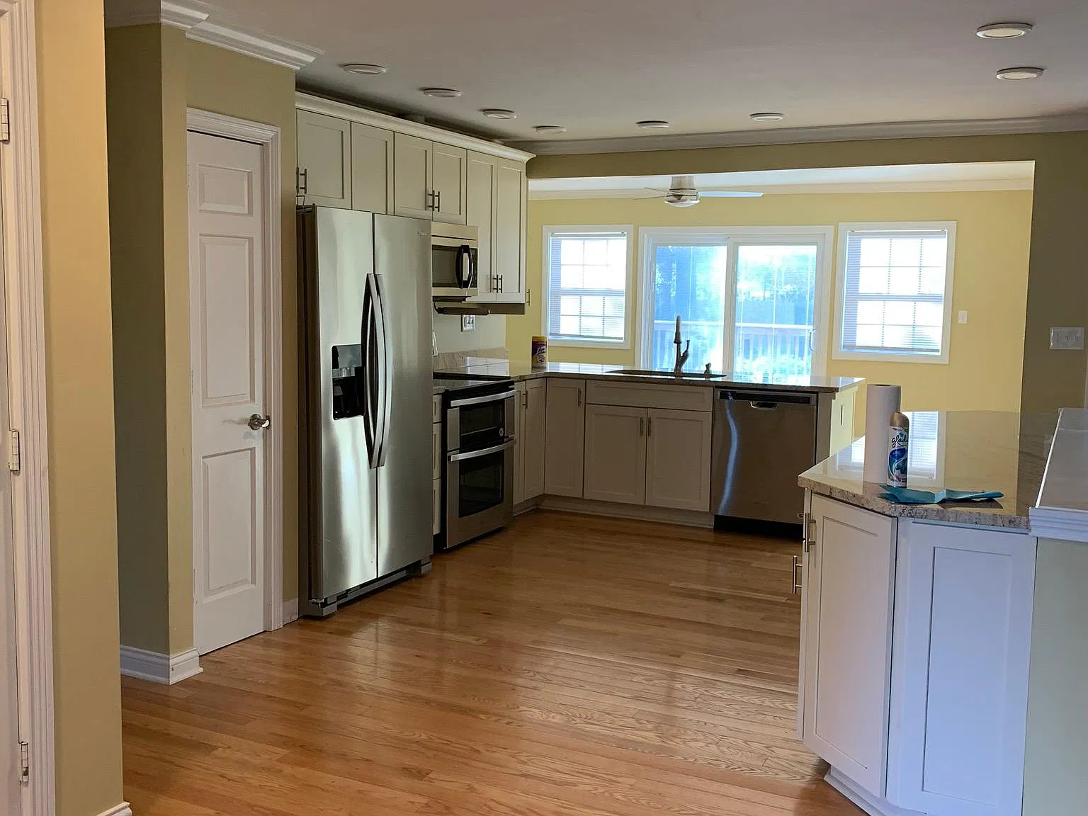 3 bed, 1636 sqft, $2,350 — Photo 3
