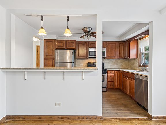 5th image of 6567 N Harlem Ave APT 1W