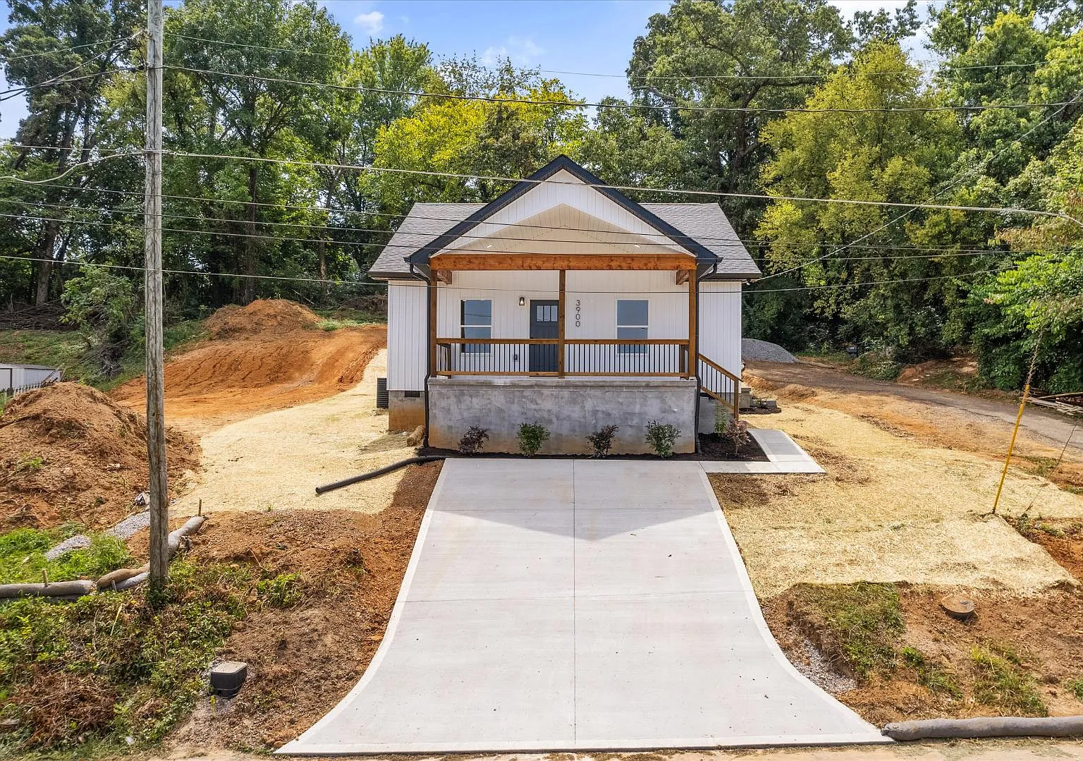 3900 Lilac Ave — Photo 2