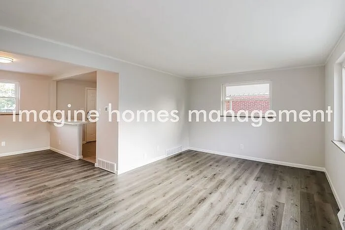 4 bed, 2.0 bath, 1606 sqft, $2,295 — Photo 4