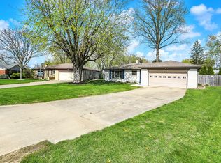 731 Oak Dr, Greenwood, IN 46142