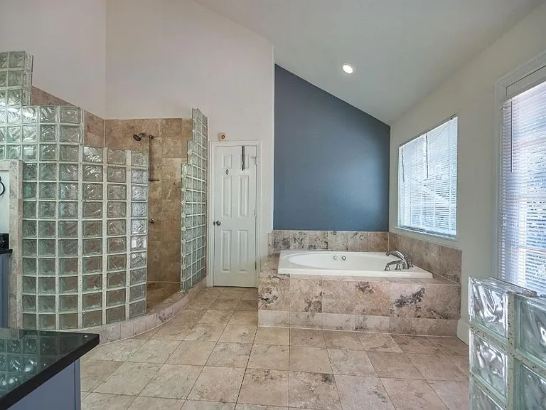 5713 Lewis St — Photo 28
