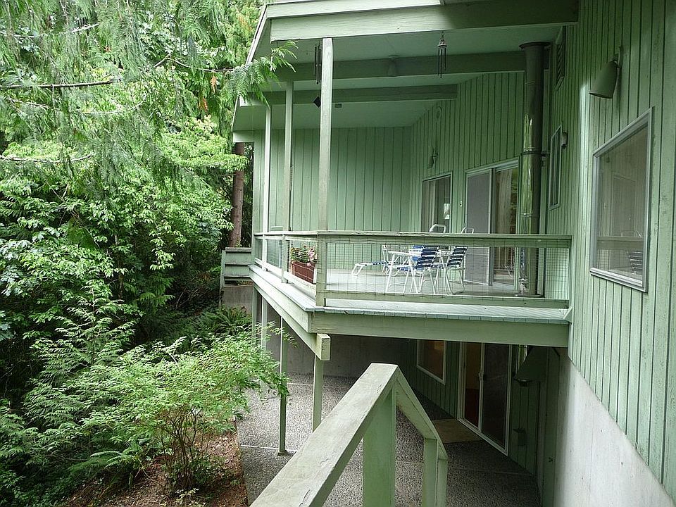 Back deck, patio below