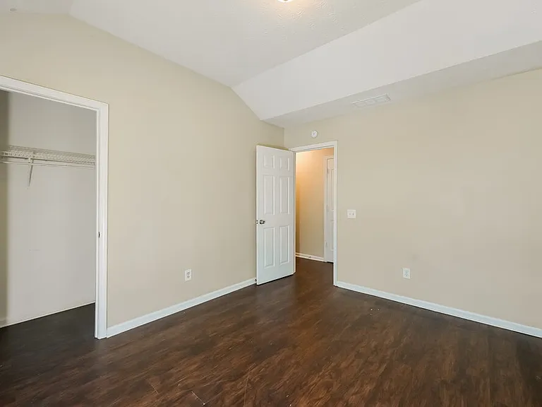 5351 Ridgemere Ct — Photo 10