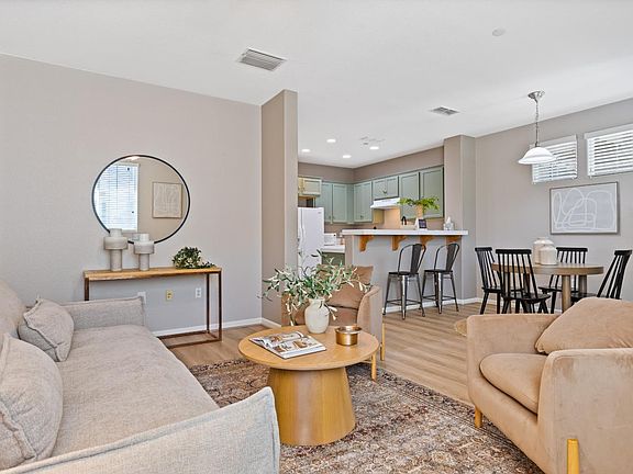 3rd image of 1007 Dante Cir
