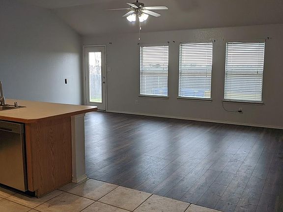 Still some cleaning to do on the floors :-0