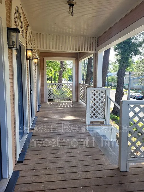 2 bed, 1.0 bath, 1200 sqft, $685 — Photo 2