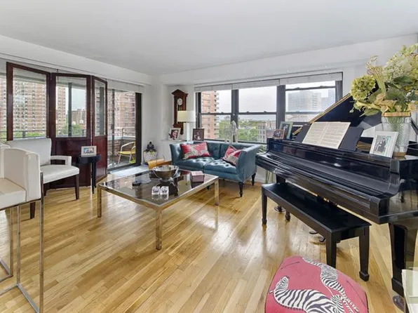 413 Grand Street image 1 of 8