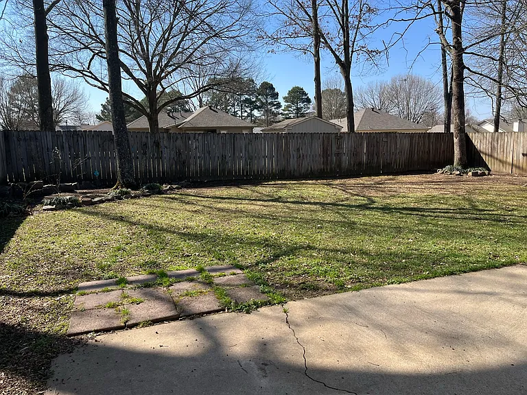 211 Rodney Guthrie Dr — Photo 12