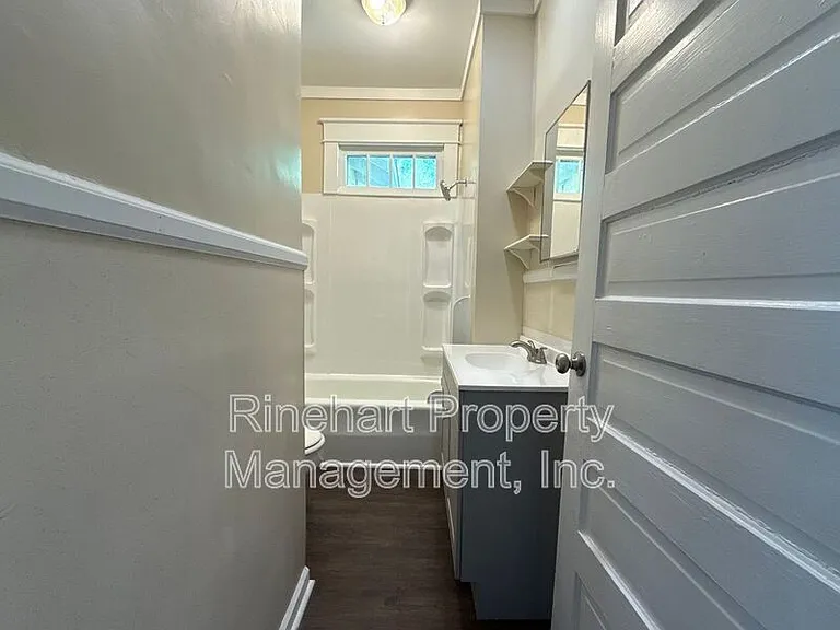 325 Walnut St — Photo 15