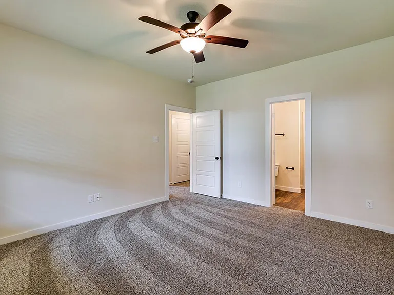 648 Blackland Dr — Photo 22