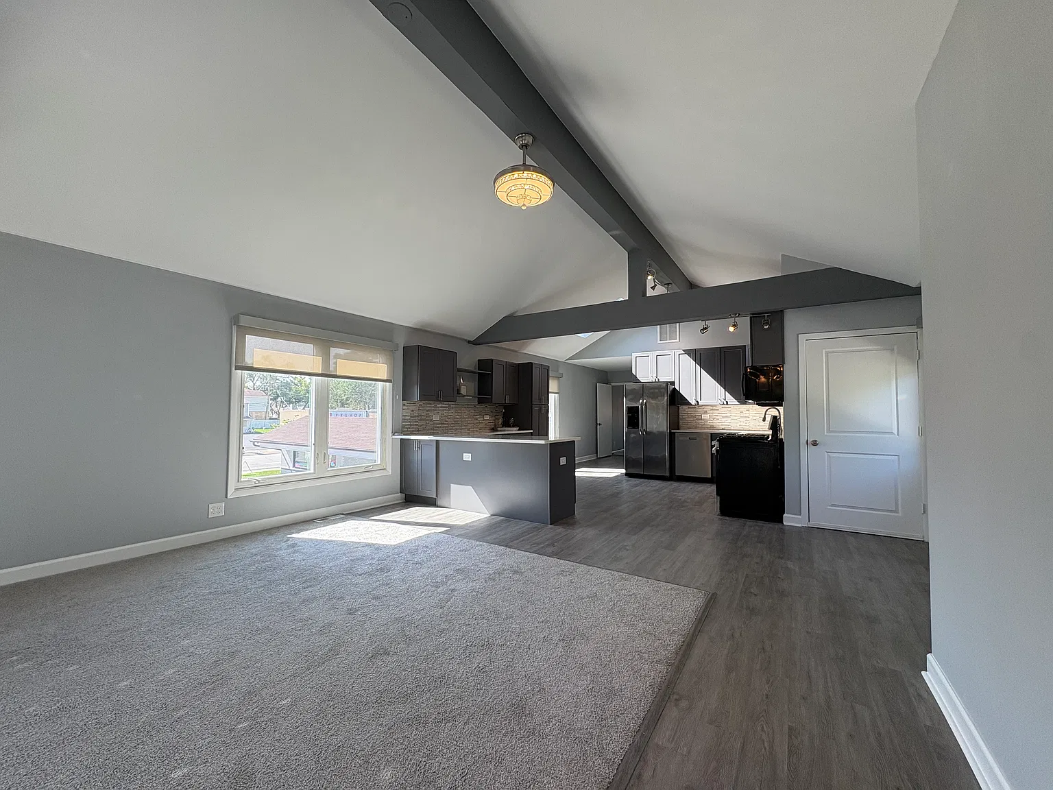 3 bed, 2800 sqft, $2,800 — Photo 3