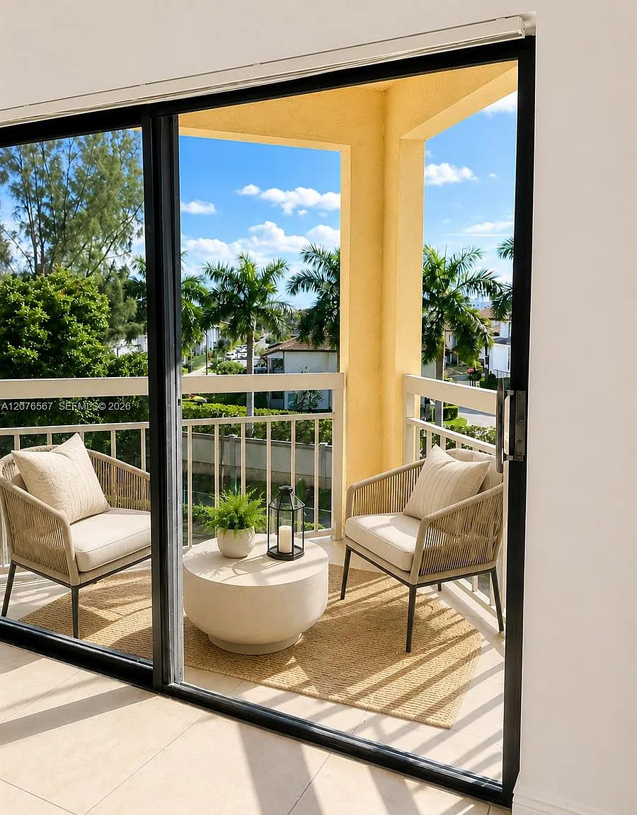 Las Vistas At Doral Condo — Photo 4