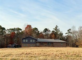 140A Pickens Rd, Westminster, SC 29693